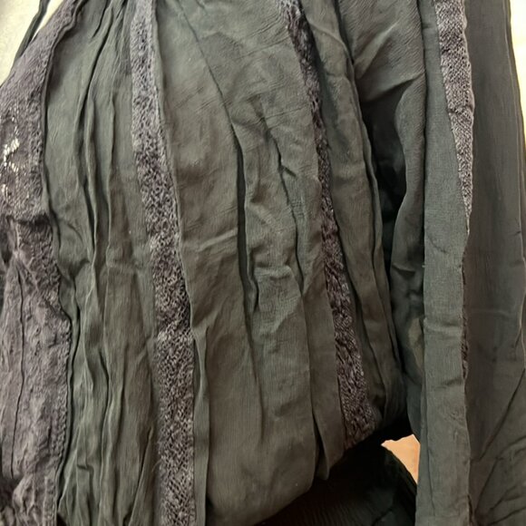 Black Bahamian style dress by Miss June Paris. - Picture 13 of 14